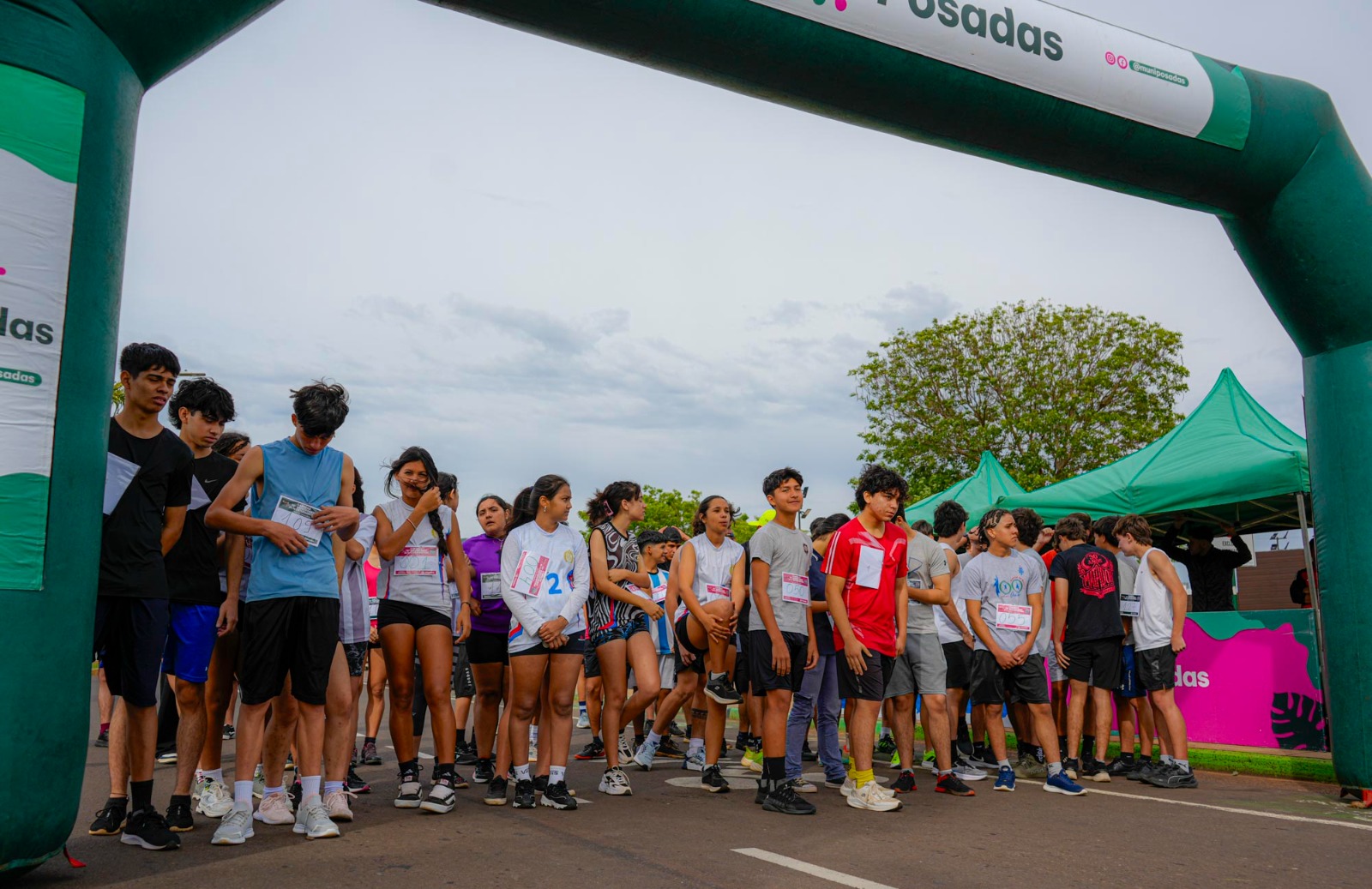 <p>La Estudiantina Posadeña celebró su 75° aniversario con una carrera en la Costanera</p>