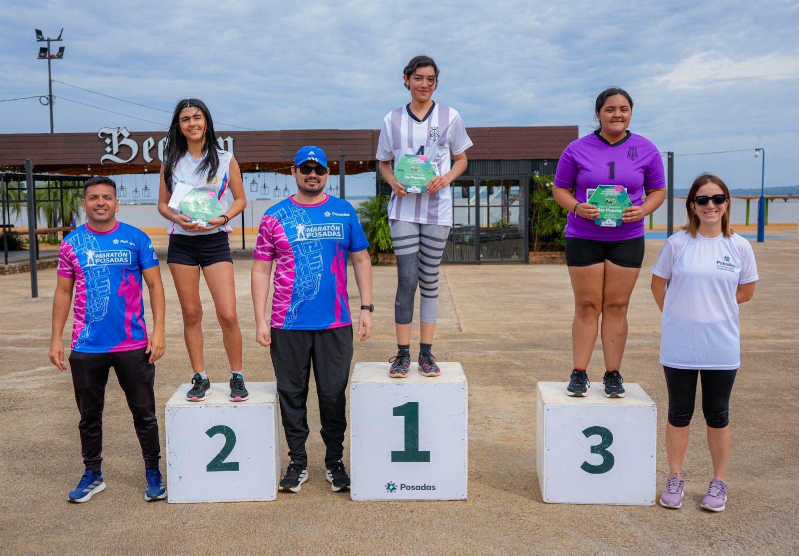 <p>La Estudiantina Posadeña celebró su 75° aniversario con una carrera en la Costanera</p>